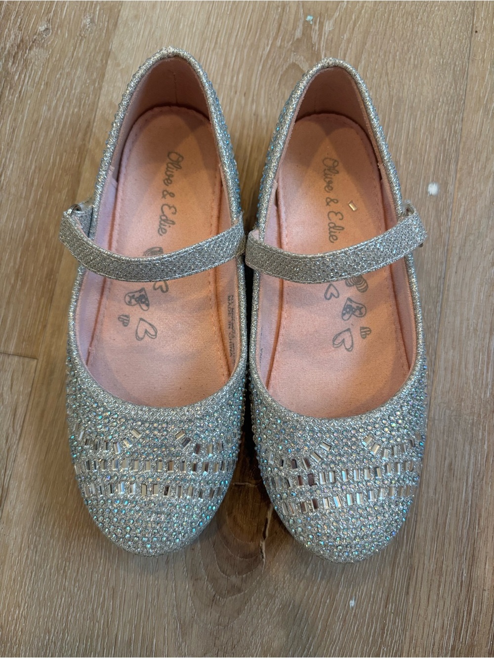 Olive & Edie Girls' Glitter Silver Mary Jane Dress Shoes